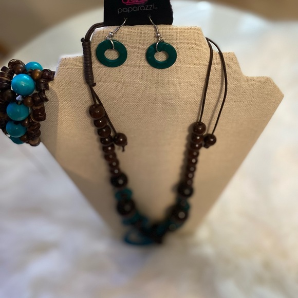 Beautiful set - Picture 3 of 3